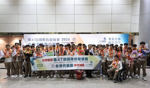 Figure 7: A group photo of Minister of Labor Pei-shan Ho with the 47th WorldSkills Lyon 2024 national team members from Taiwan.