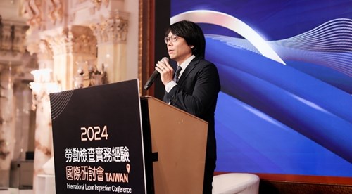 Figure 4: Former Deputy Minister An-pang Wang presents the opening speech.